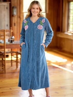 NWOT Vermont Country Store Blue Chenille Blossom 3/4 Zip Robe Women’s Large